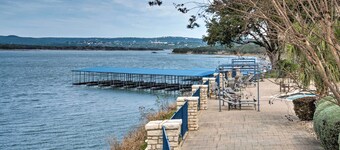 Lakefront Lago Vista Condo w/ Resort Amenities!