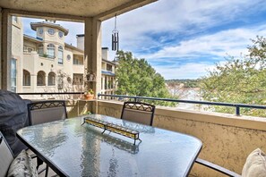 Apartment (2 Bedrooms) | Interior - Lakefront Lago Vista Condo w/ Resort Amenities! (Leander)