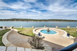 Apartment (2 Bedrooms) | Interior - Lakefront Lago Vista Condo w/ Resort Amenities! (Leander)