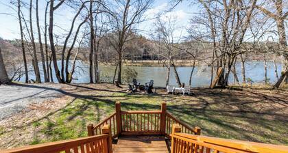 Charming Murphy House With Deck & River Views!