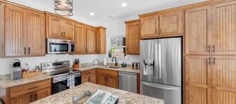 Charming Murphy House With Deck & River Views!