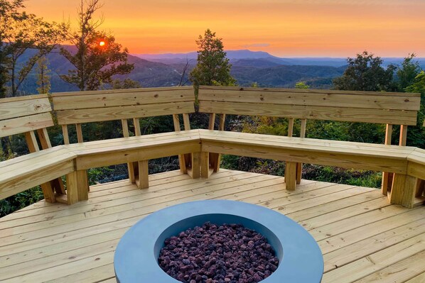 Interior - Deck & Hot Tub: Mtn-view Gatlinburg Cabin (Gatlinburg)