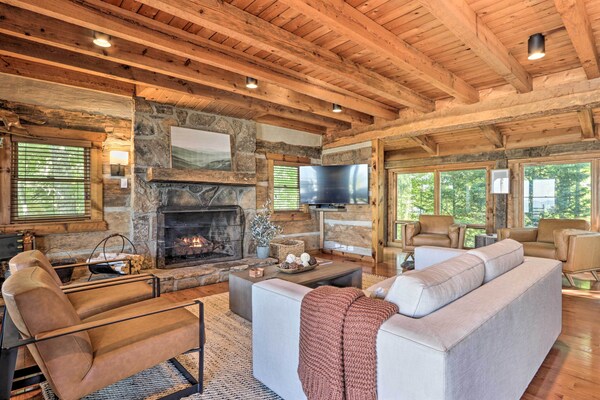 Deck & Hot Tub: Mtn-view Gatlinburg Cabin - Gatlinburg, TN