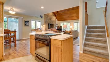 House (3 Bedrooms) | Interior