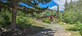 'honey's Cabin' in Mcleod: Fish, Hike & Views!