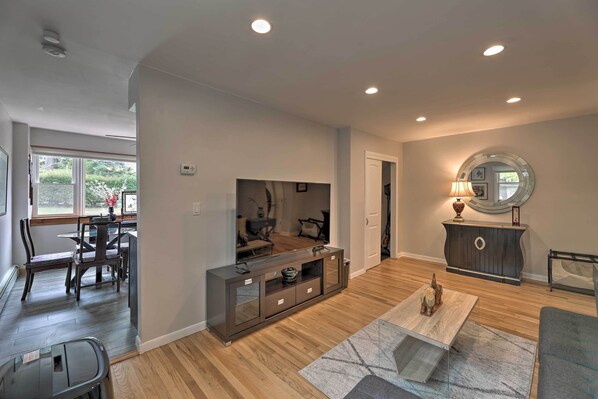 Apartment (1 Bedroom) | Interior - Yonkers Apt w/ Balcony: Walk to Train Station! (Yonkers)