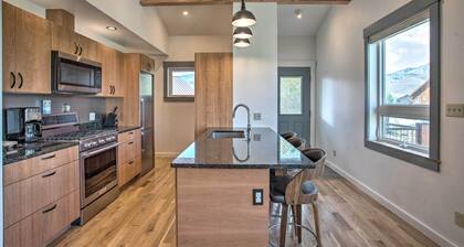 Newly Renovated Crested Butte Apt w/ Mtn View