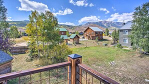 Property grounds - Newly Renovated Crested Butte Apt w/ Mtn View (Crested Butte)