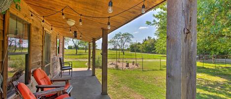 Nhà (2 Bedrooms) | Hiên