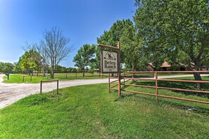 House (2 Bedrooms) | Interior - Texas Countryside Retreat on 130 Acres! (Collinsville)