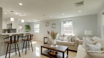 House (3 Bedrooms) | Front of property