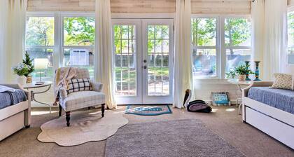 Ocean Springs Home w/ Fire Pit & Game Room!