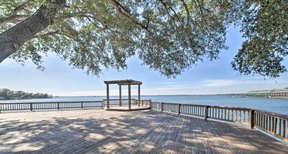 Resort-style Lake Conroe Retreat w/ Balcony & View