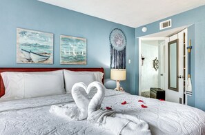 Apartment (1 Bedroom) | Interior - Resort-style Lake Conroe Retreat w/ Balcony & View (Willis)