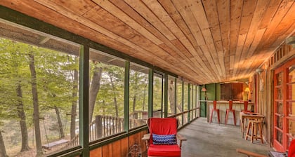 Rustic Cabin in the Woods: 2-acre Fishing Pond!