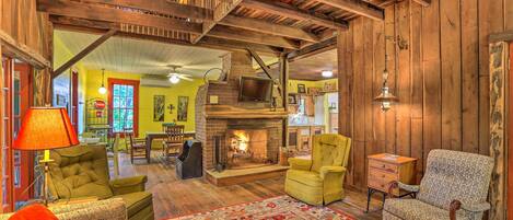 House (2 Bedrooms) | Interior