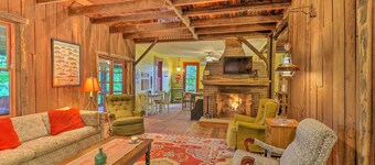 숲 속의 러스틱 캐빈: 2에이커 낚시 연못!