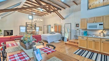 Apartment (0 Bedroom) | Interior