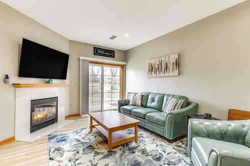 Lake Mills Retreat: 1 Mi to Beaches & Dining!