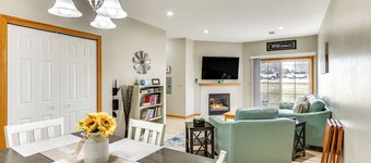 Lake Mills Retreat: 1 Mi to Beaches & Dining!