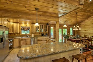 House (3 Bedrooms) | Interior