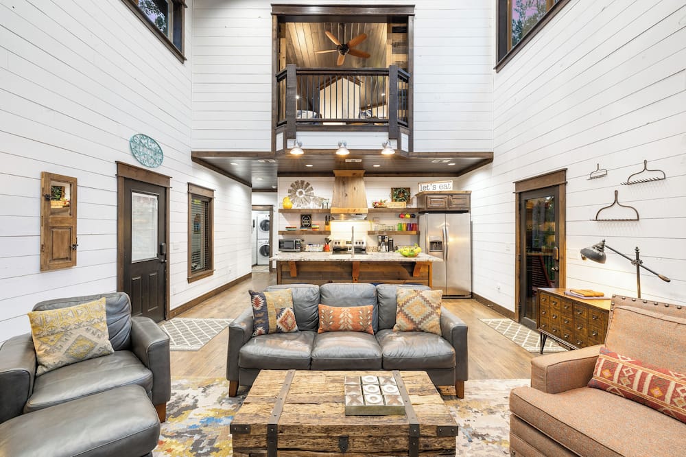 Luxury Cabin Getaway: 1 Mi To Broken Bow Lake! - Stephens Gap, AL