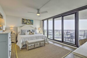 Apartment (3 Bedrooms) | Interior - Panoramic Gulf Views: Port Aransas Condo! (Port Aransas)