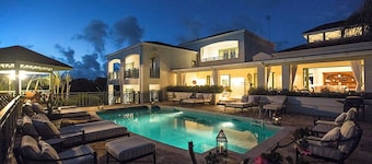 'sweet Dream' Villa w/ Private Pool in Sugar Hill!