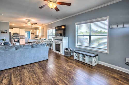 Ocean Isle Beach Escape - Centrally Located!