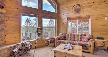 Gorgeous Alton Cabin w/ Deck + Mountain Views