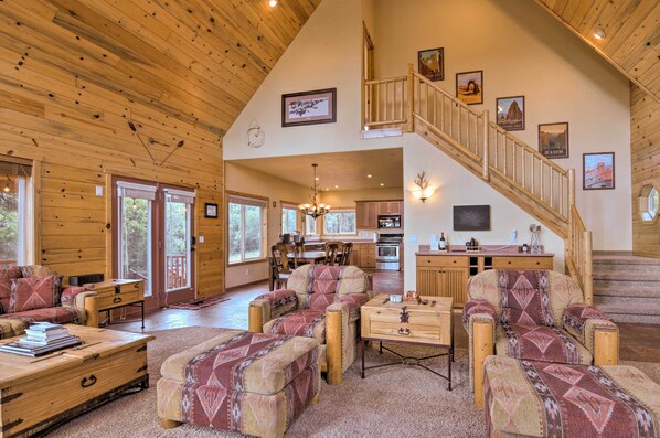 House (3 Bedrooms) | Interior - Gorgeous Alton Cabin w/ Deck + Mountain Views (Duck Creek Village)