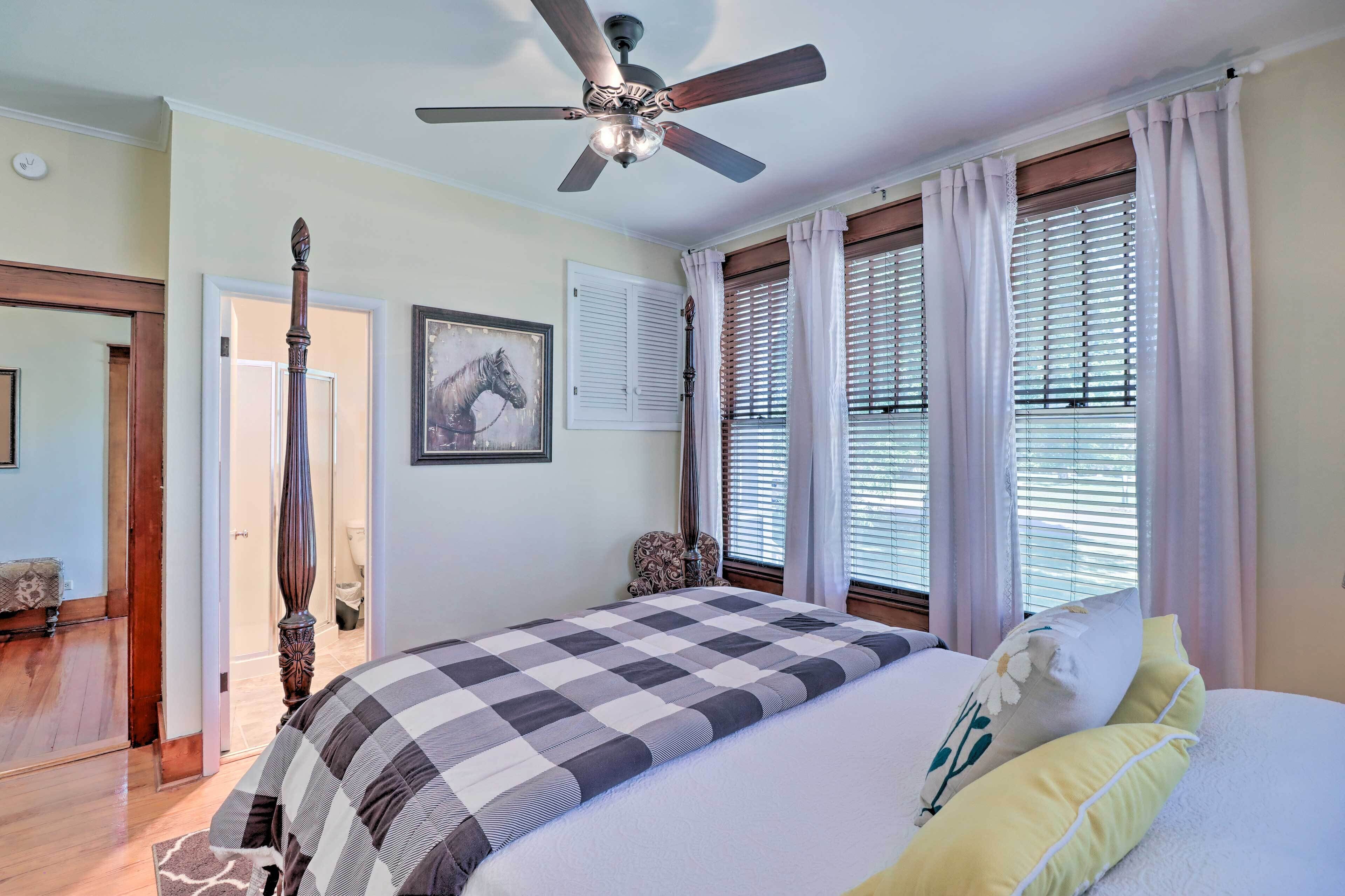 House (2 Bedrooms) | Interior