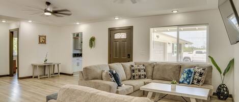 House (3 Bedrooms) | Interior