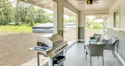 Keaau Getaway w/ Patio, 3 Mi to Shipman Beach!