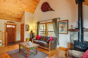 Interior - Rustic Pagosa Springs Cabin w/ Hot Tub + Game Room (Pagosa Springs)