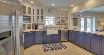 Historic Albion Mountain Cottage on Quiet Street!