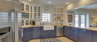 Historic Albion Mountain Cottage on Quiet Street!