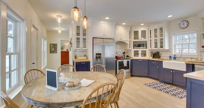 Historic Albion Mountain Cottage on Quiet Street!