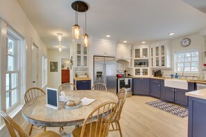 Cottage (2 Bedrooms) | Interior