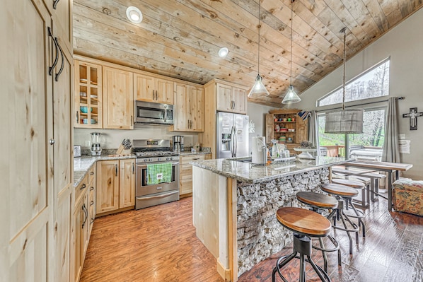 House (4 Bedrooms) | Interior - Ruidoso Cabin w/ Hot Tub, 2 Mi to Grindstone Lake! (Ruidoso)