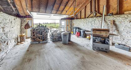 Historic Farmhouse on 7 Acres w/ Stellar View!