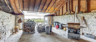 Historic Farmhouse on 7 Acres w/ Stellar View!
