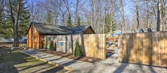 'work, Play & Get Away Cabin' Near Higgins Lake!