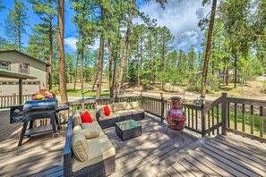 House (3 Bedrooms) | Interior - Sleepy Bear Cabin in Ruidoso: Deck & Yard Games! (Ruidoso)