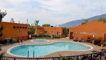 Piscine extérieure, piscine chauffée