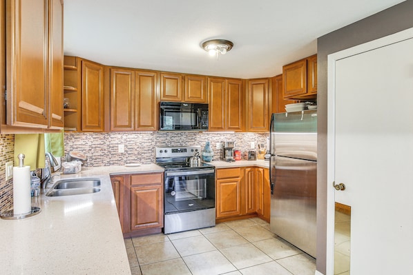 House (3 Bedrooms) | Interior