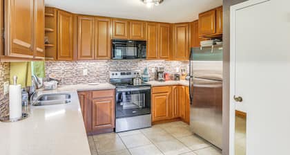 Near Downtown & Fishing: Anchorage Escape!