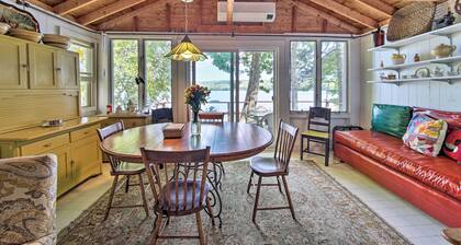 Quiet & Lovely Lakefront Cottage for Families!