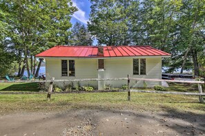 Interior - Quiet & Lovely Lakefront Cottage for Families! (Union)