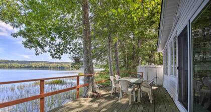 Quiet & Lovely Lakefront Cottage for Families!